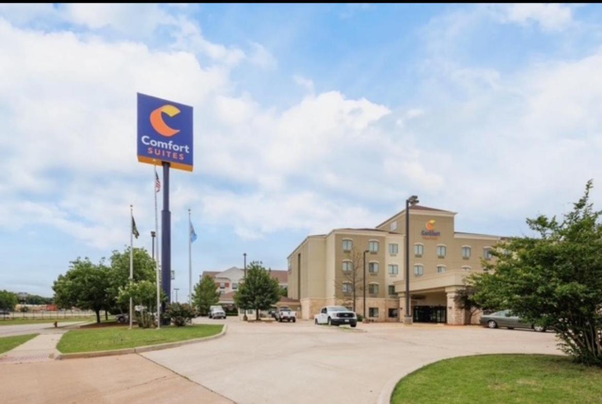 Comfort Suites Lawton Near Fort Sill Exterior foto